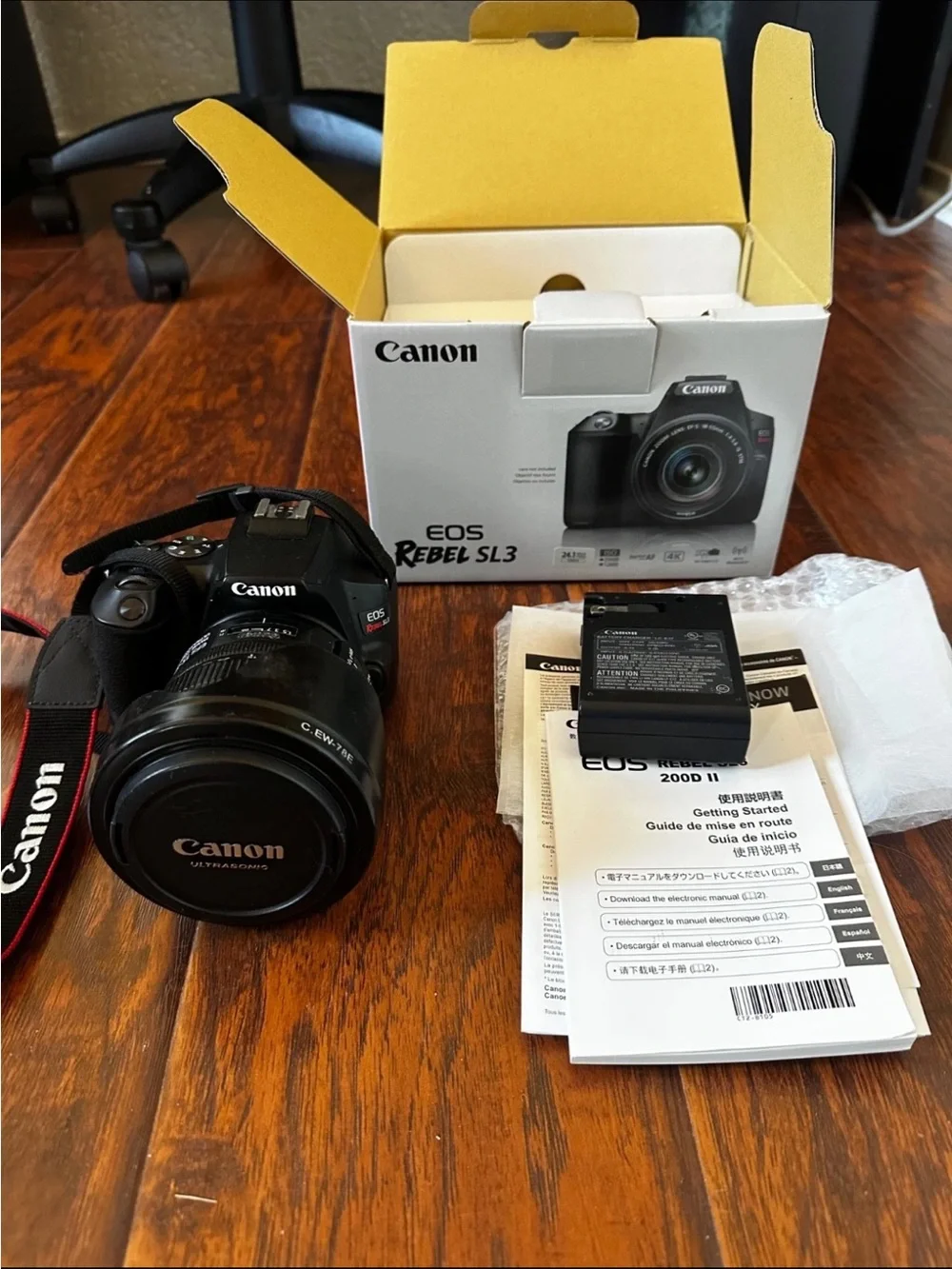Canon EOS Rebel SL3 DSLR Camera - Black with 15-85 lens